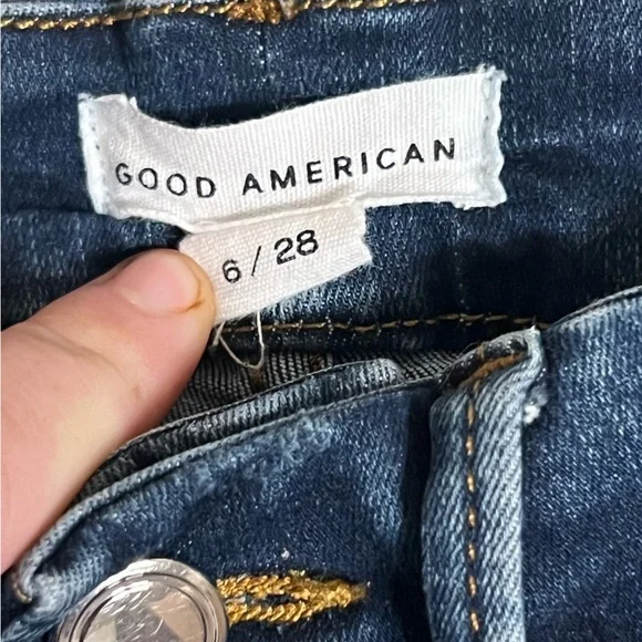 Good American Distressed Skinny Midrise Medium Wash Jeans Size 6